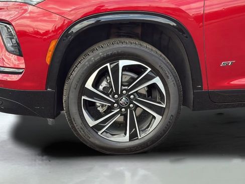 Used 2025 Buick Enclave Sport Touring image 9