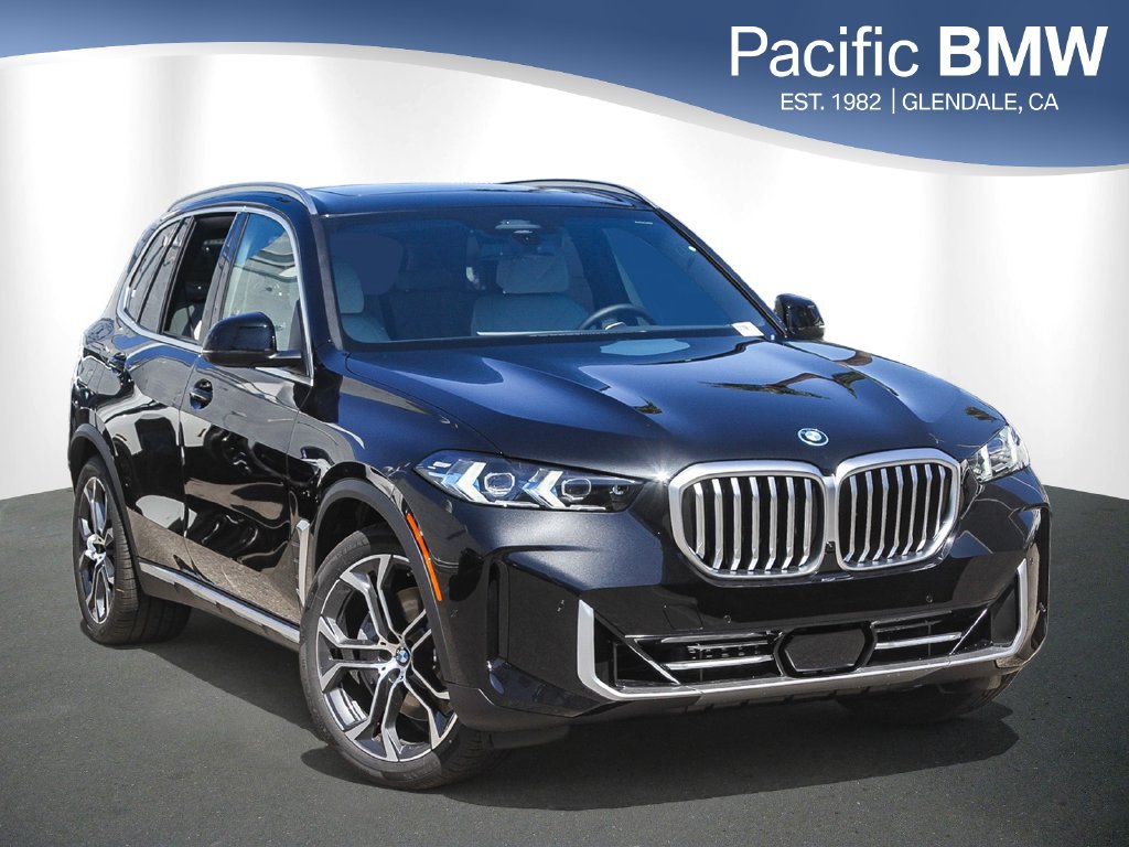 New 2026 BMW X5 xDrive50e w/ Parking Assistance Package AWD/4WD image 1