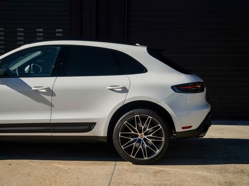 New 2026 Porsche Macan image 12