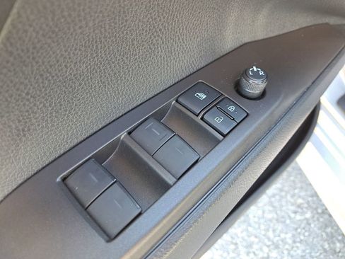 Certified 2022 Toyota Camry SE image 13