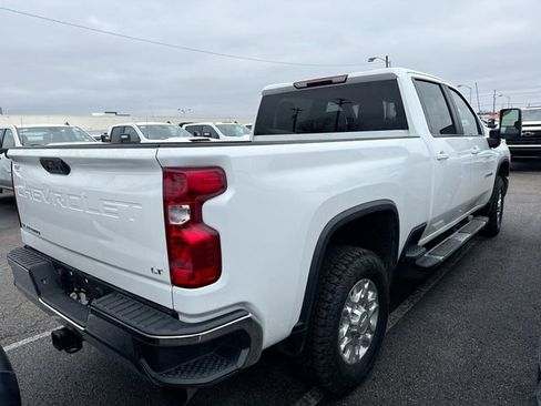 Used 2024 Chevrolet Silverado 2500 LT AWD/4WD image 4