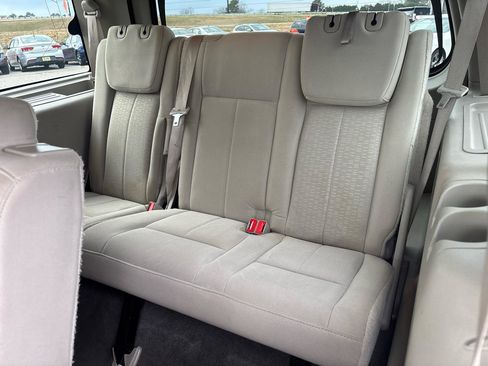 Used 2010 Ford Expedition XLT image 21