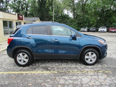 Used 2020 Chevrolet Trax LT w/ LT Convenience Package AWD/4WD image 10