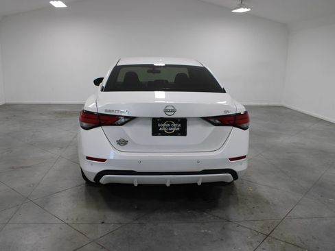 Used 2024 Nissan Sentra SV FWD image 8