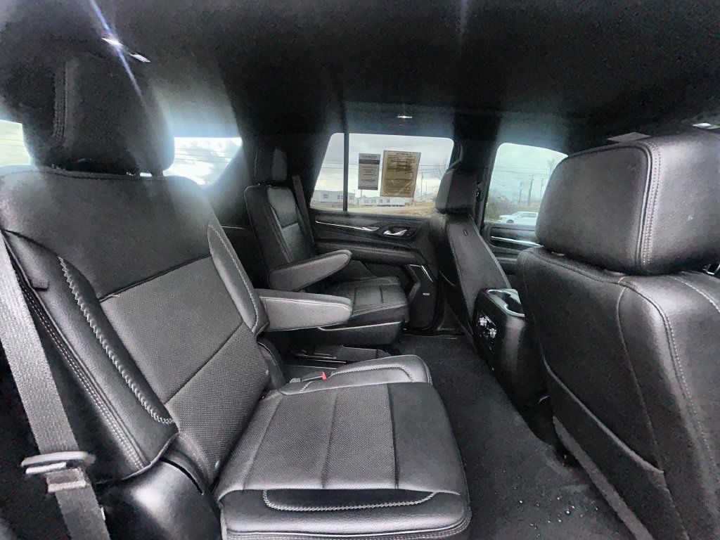 Used 2023 GMC Yukon Denali AWD/4WD image 13