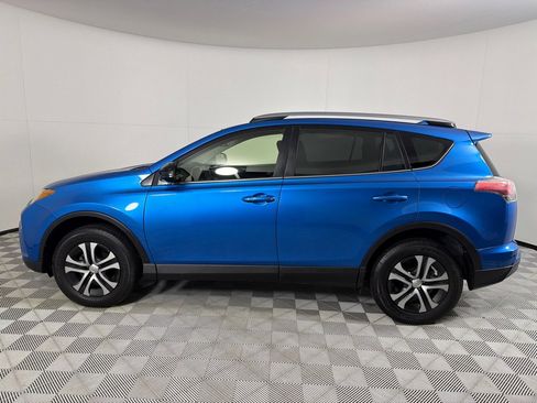 Used 2017 Toyota RAV4 LE image 8