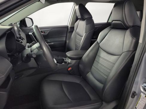 Used 2021 Toyota RAV4 XLE Premium FWD image 14