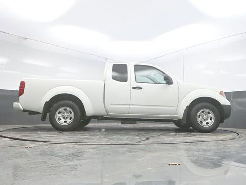 Used 2019 Nissan Frontier S image 32