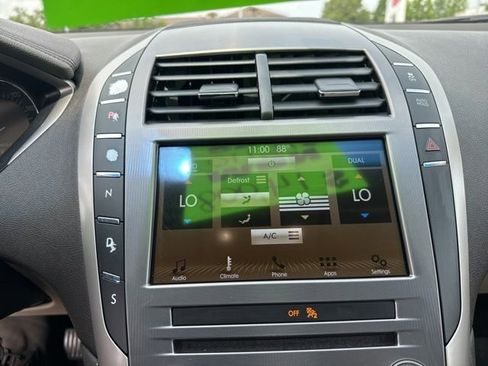 Used 2017 Lincoln MKZ Premiere FWD image 32