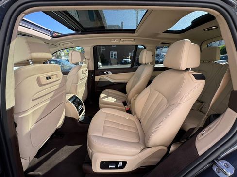 Used 2019 BMW X7 xDrive50i w/ Premium Package AWD/4WD image 11