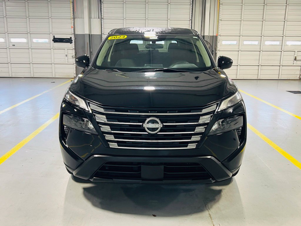 Used 2024 Nissan Rogue SV AWD/4WD image 12