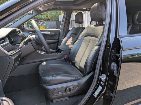 Certified 2023 Jeep Grand Cherokee Altitude image 21