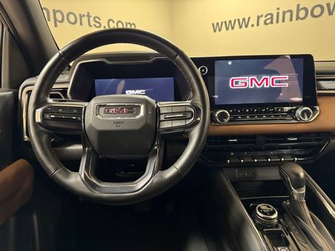 Used 2025 GMC Canyon AT4 w/ AT4 Premium Package AWD/4WD image 9