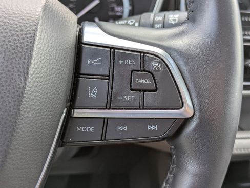 Certified 2021 Toyota Highlander Platinum image 22