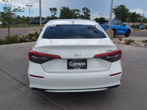 Used 2024 Honda Civic Touring image 7