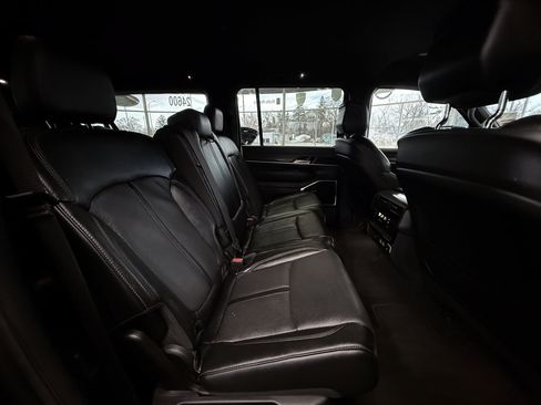 Used 2024 Jeep Wagoneer L Series III w/ Flexible Seating Group AWD/4WD image 37