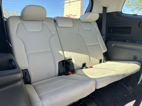 Used 2020 Kia Telluride S image 16