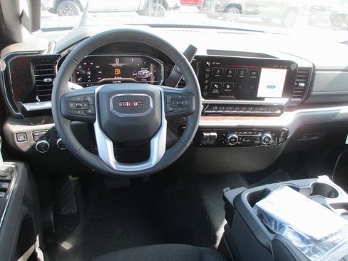 New 2025 GMC Sierra 2500 SLE w/ SLE Value Package; image 17