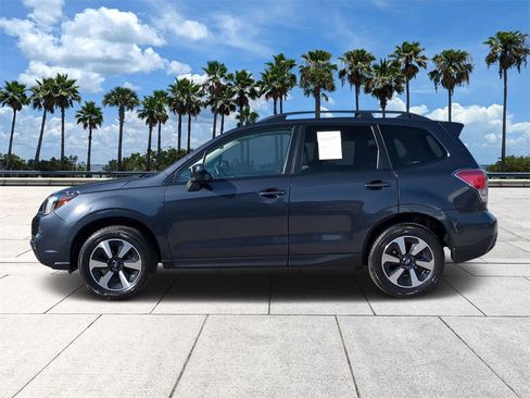 Used 2017 Subaru Forester 2.5i Premium image 5