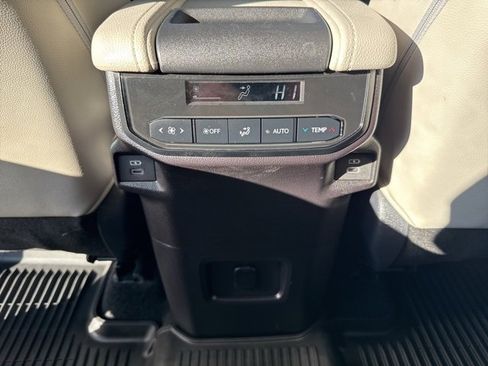 Used 2025 Toyota Grand Highlander AWD image 14