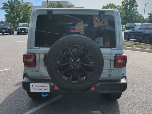 Used 2024 Jeep Wrangler Unlimited Sahara w/ Technology Group AWD/4WD image 5