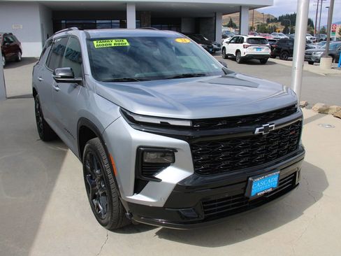 Certified 2024 Chevrolet Traverse RS image 10