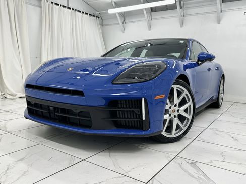 New 2025 Porsche Panamera 4 image 8