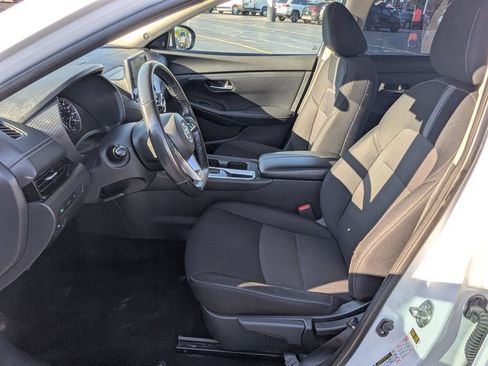 Used 2022 Nissan Sentra SV FWD image 11