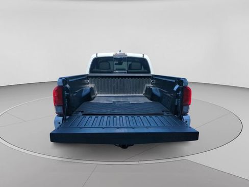 Used 2021 Toyota Tacoma SR5 AWD/4WD image 14