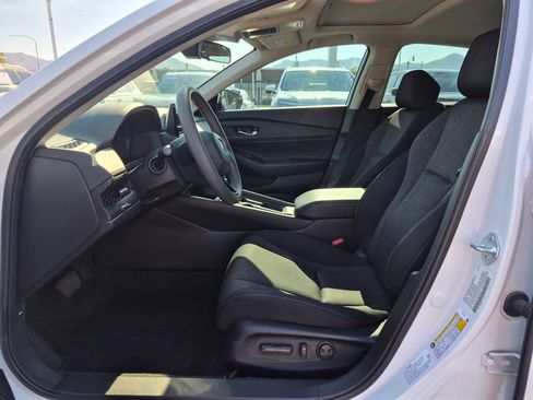 Certified 2023 Honda Accord EX image 17