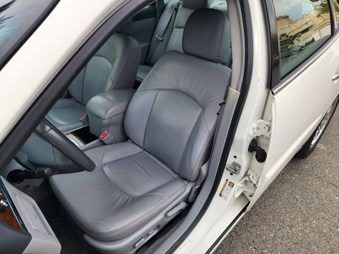 Used 2005 Buick LaCrosse CXS image 23