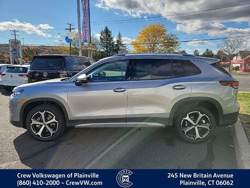 New 2026 Volkswagen Tiguan SE image 10