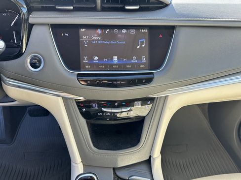 Used 2018 Cadillac XT5 Premium Luxury w/ LPO, Wheel Lock Package image 24