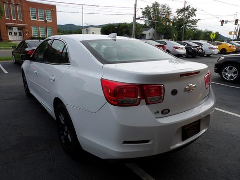 Used 2015 Chevrolet Malibu LT w/ Power Convenience Package image 3
