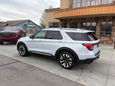 Used 2025 Ford Explorer Platinum w/ LUX Leather Package image 31