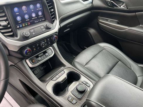 Used 2023 GMC Acadia SLT w/ Elevation Edition image 26