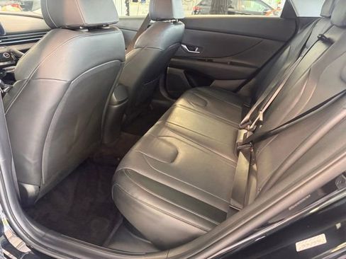 Used 2023 Hyundai Elantra Limited FWD image 11