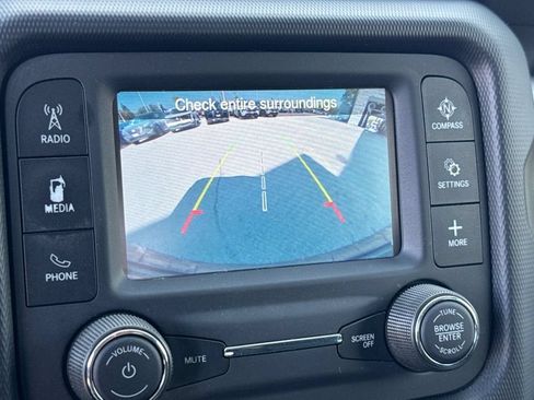 Used 2018 Jeep Wrangler Sport AWD/4WD image 18