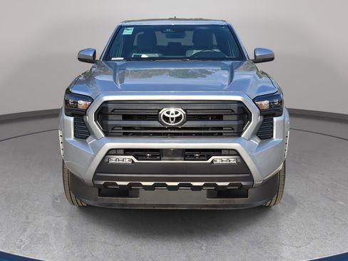 Used 2025 Toyota Tacoma SR5 AWD/4WD image 2