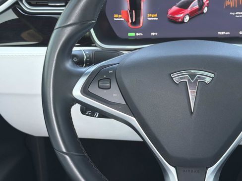 Used 2018 Tesla Model X 75D image 8