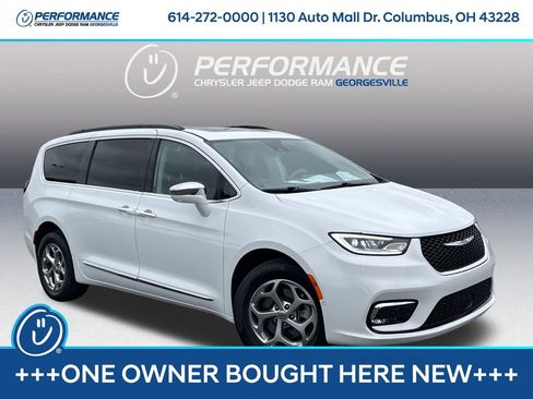 Used 2022 Chrysler Pacifica Limited image 1