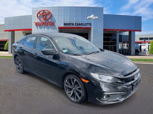 Used 2019 Honda Civic Sport image 2