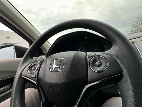 Used 2017 Honda HR-V EX image 18