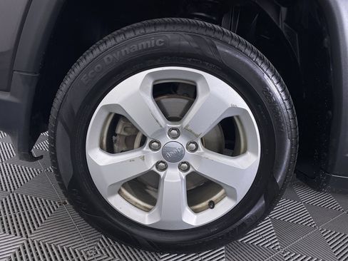 Used 2020 Jeep Compass Latitude w/ Popular Equipment Group AWD/4WD image 14