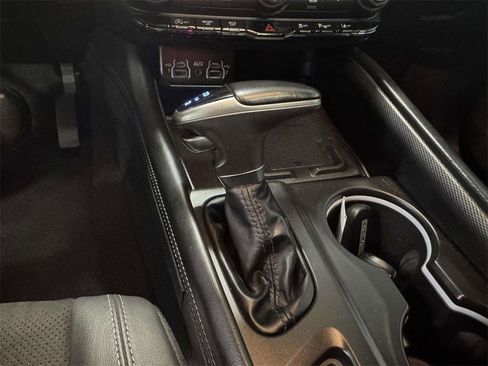 Used 2022 Dodge Durango GT image 25