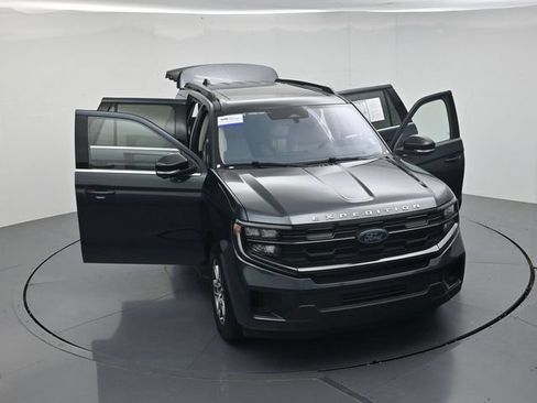 Certified 2025 Ford Expedition Active AWD/4WD image 52