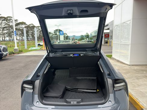 New 2026 Toyota Prius Plug-In Hybrid FWD image 17