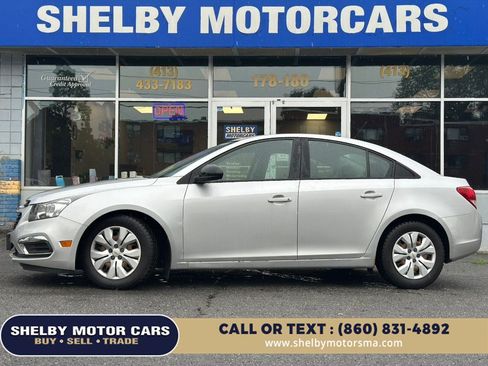 Used 2015 Chevrolet Cruze LS FWD image 1