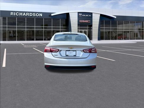 Used 2022 Chevrolet Malibu LT FWD image 4