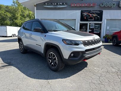 New 2025 Jeep Compass Trailhawk w/ Sun & Sound Group